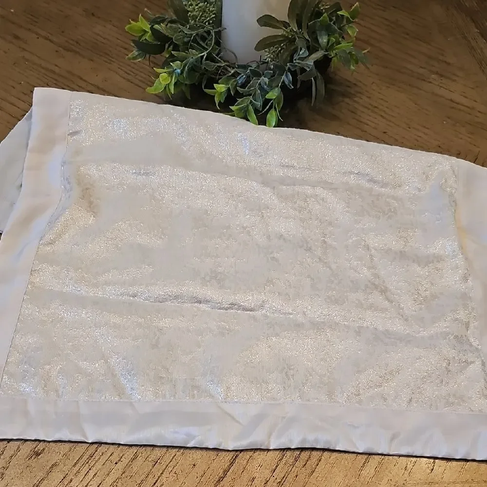 Elegant Silver Leopard Standard Pillow Case
